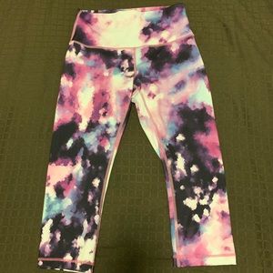 Lululemon blooming pixie crops